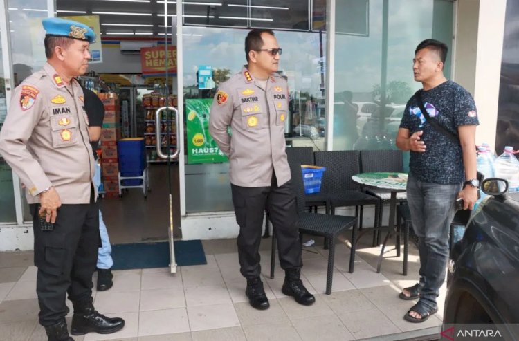 ilustrasi - Kapolresta Tangerang saat melakukan pengecekan TKP kasus penembakan dua orang pengendar mobil di Rest Area KM45 Tol Tangerang-Merak. (HO/Polresta Tangerang)