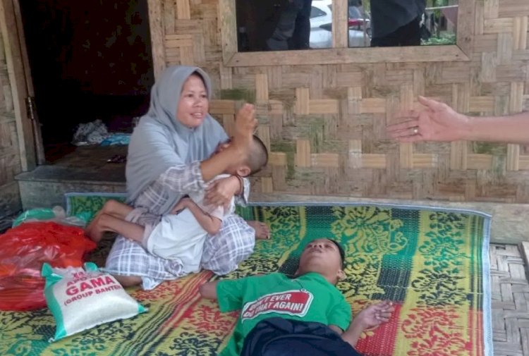 ilustrasi - Kakak beradik di Desa Cisimeut Kabupaten Lebak menderita kelumpuhan sejak kecil hingga remaja, tak mampu bicara dan waktunya dihabiskan dengan tiduran. ANTARA/Mansyur