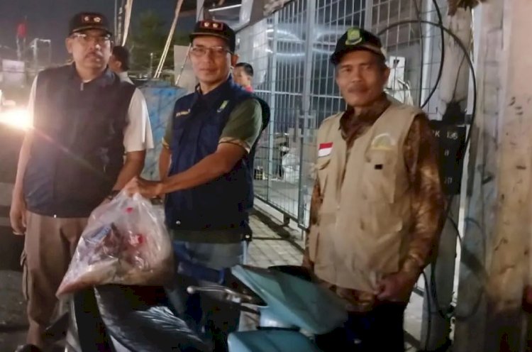 ilustrasi - Penindakan terhadap warga yang membuang sampah oleh jajaran Kecamatan Ciledug melalui petugas Kelurahan Sudimara Selatan dan Kelurahan Parung Serab. ANTARA/HO-Kecamatan Ciledug