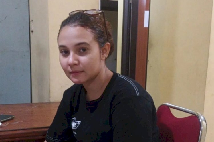 ilustrasi - Aktris FTV Larasati Nugroho (27) atau Fedora Amanda Larasati yang mengalami kecelakaan hingga mobil terbalik di Jalan Ulujami Raya RT 13/RW 05, Ulujami, Pesanggrahan, Jakarta Selatan, Kamis (30/1/2025). ANTARA/HO-Polsek Pesanggrahan