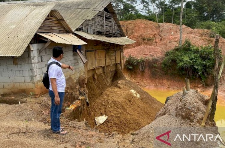 ilustrasi - Polda Banten Obok-Obok Tambang Emas Ilegal di Lebak, 10 Tersangka Diproses Hukum - Tambang emas ilegal di Kabupaten Lebak. (ANTARA/Dokumentasi Pribadi)
