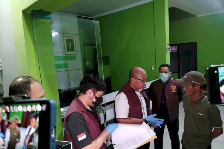 ilustrasi - Penyidik Direktorat Tindak Pidana Umum (Dittipidum) Bareskrim Polri saat melakukan pemeriksaan terhadap Istri dan keluarga Kades Kohod terkait perkara kasus SHGB/SHM pagar laut di Kabupaten Tangerang, Senin (10/2/2025). ANTARA/Azmi Samsul Maarif.