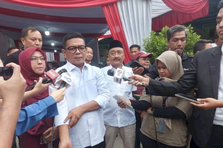 ilustrasi - Gubernur Banten terpilih Andra Soni saat memberikan keterangan kepada media usai penghitungan suara di TPS 29 Ciledug, Rabu (27/11/2024). ANTARA/Irfan