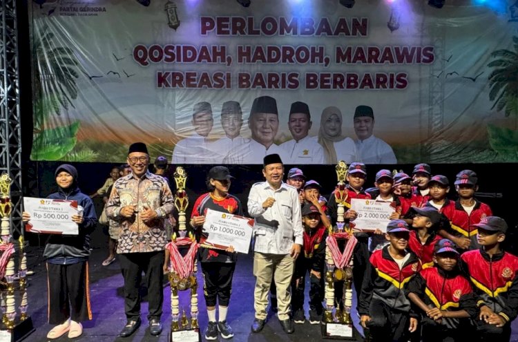 ilustrasi - Penyerahan hadiah pada peserta Gebyar Pasar Rakyat dan UMKM Gerindra Banten dalam rangka kegiatan Hari Ulang Tahun (HUT) Gerindra ke-17 di Serang, Banten, Rabu (20/2/2025). ANTARA/HO-Gerindra