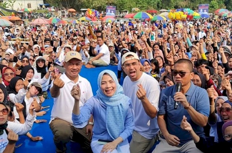 ilustrasi - Bakal Calon Bupati dan Wakil Bupati Serang Ratu Zakiyah-Najib Hamas bersama pendukung di Lapangan Rancasumur, Kecamatan Kopo, Kabupaten Serang, pada kegiatan Senam Sehat Bahagia pada Rabu (4/9/2024). (ANTARA/Susmiatun hayati.)