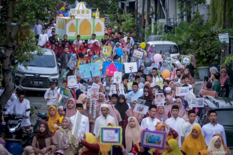 Ilustrasi - Pawai tarhib Ramadan di Perum Taman Buah II, Kutabumi, Kabupaten Tangerang, Banten, Minggu (23/2/2025). ANTARA FOTO/Putra M. Akbar/tom.
