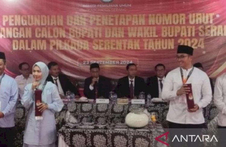 ilustrasi - Kedua pasangan calon kepala daerah Kabupaten Serang di KPU Kabupaten Serang, Banten, beberapa waktu lalu (ANTARA/Desi Purnama Sari)
