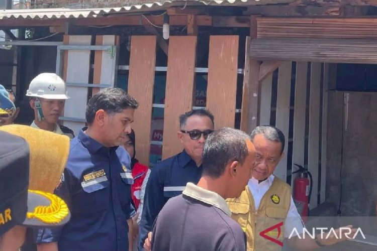 ilustrasi - Menteri Energi dan Sumber Daya Mineral (ESDM) Bahlil Lahadalia melakukan sidak ke pangakalan LPG 3 kilogram, di Kota Cilegon, Banten, Kamis, (13/3/2025). ANTARA/Desi Purnama Sari