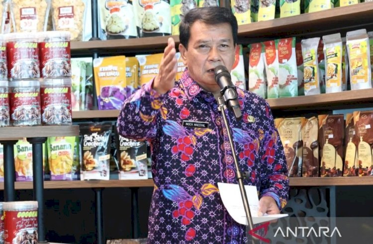 ilustrasi - Bupati Tangerang Moch Maesyal Rasyid saat membuka pemasaran puluhan produk UMKM asal daerah itu di Terminal 3 Bandara Internasional Soekarno-Hatta (Soetta). ANTARA/HO/Pemkab Tangerang