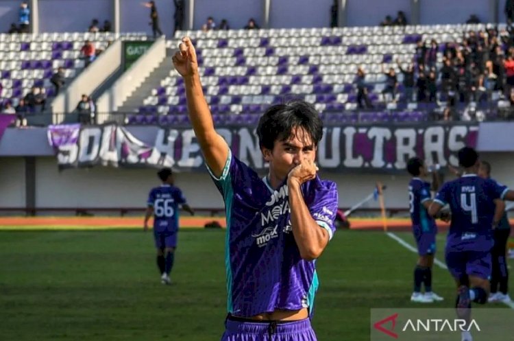 ilustrasi - Pemain Persita Tangerang Yardan Yafi melakukan seleberasi usai mencetak gol ke gawang Arema FC pada pertandingan BRI Liga 1 2024/2025 di Stadion Indomilk Arena, Kabupaten Tangerang, Banten, Minggu (20/4/2025).ANTARA FOTO/Galih Pradipta/wpa.
