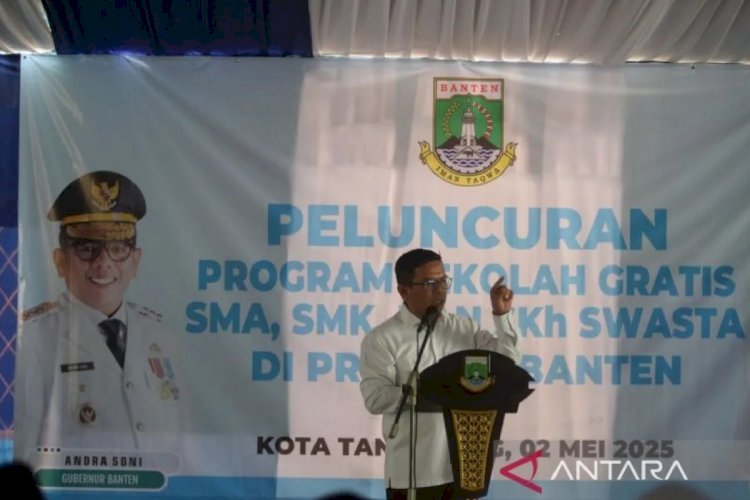 ilustrasi - Gubernur Banten Andra Soni memberikan sambutan dalam acara peluncuran sekolah gratis tingkat SMA/SMK/SKh di salah satu sekolah di wilayah Cipondoh Kota Tangerang, Jumat. ANTARA/Putra M. Akbar